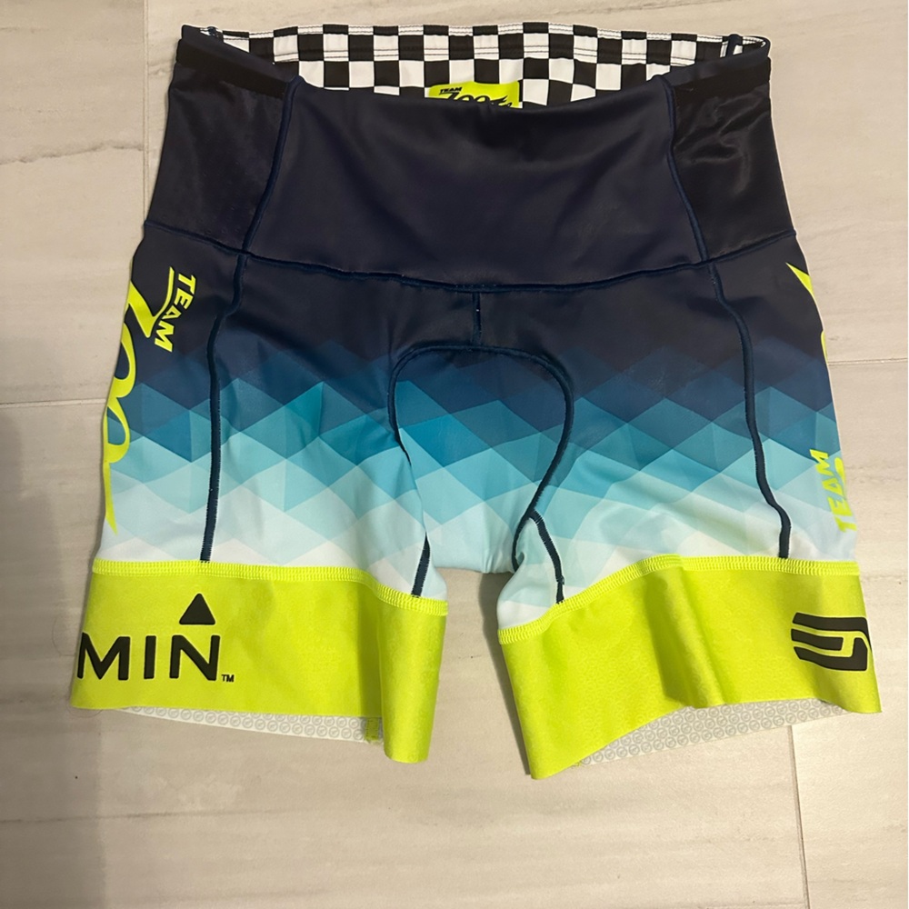 Zoot Women's racerback Top and cycling shorts - Picture 8 of 12